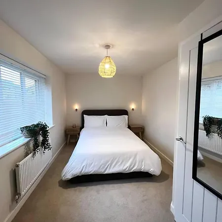 Holiday home Beautiful 3-bed House In Bradford *