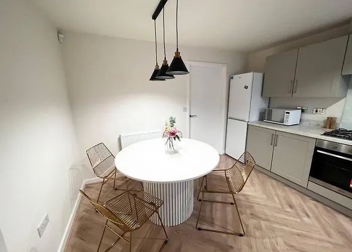 3-bed House Sleeps 5 Free Parking Bradford (West Yorkshire)