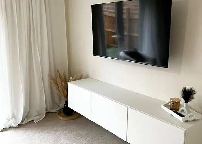 3-bed House Sleeps 5 Free Parking Vakantiehuis Bradford (West Yorkshire)